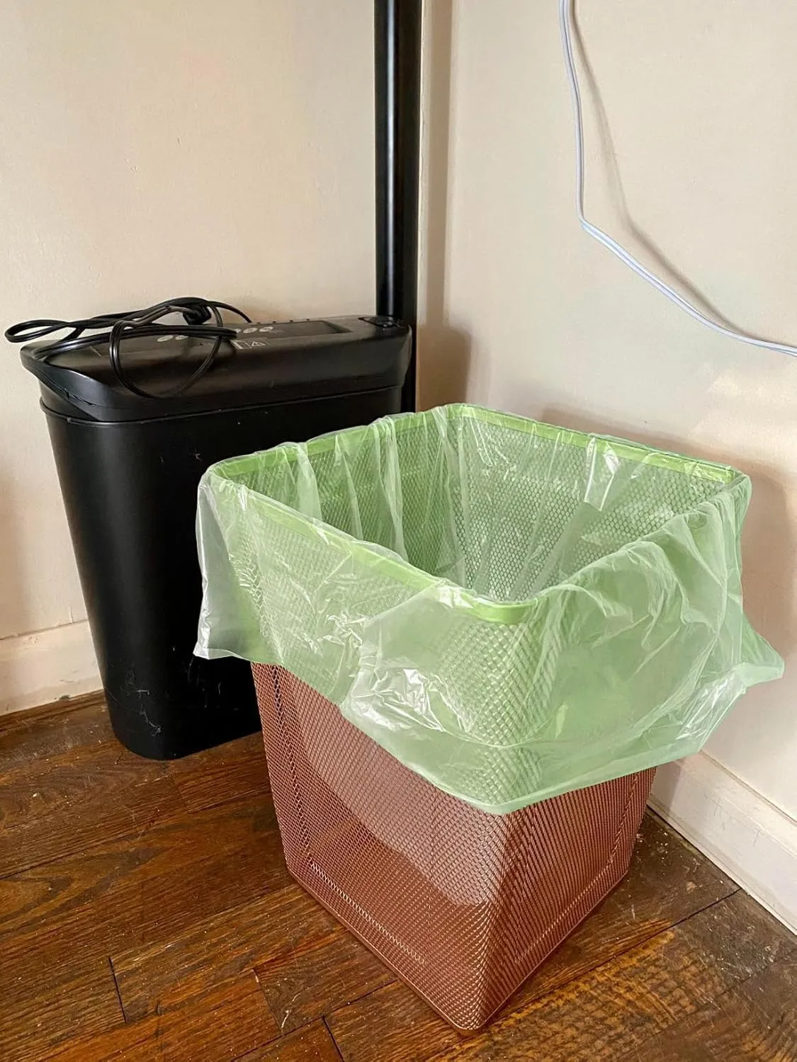 8 Gallon Trash Bags Colored - Extra Thick Medium Garbage Bags 1.1 mil Strong, Leakage-Free,Unscented 30 Liter Thick for Bathroom, Office, Kitchen Waste Basket Trash Can (Green, 100 Count)