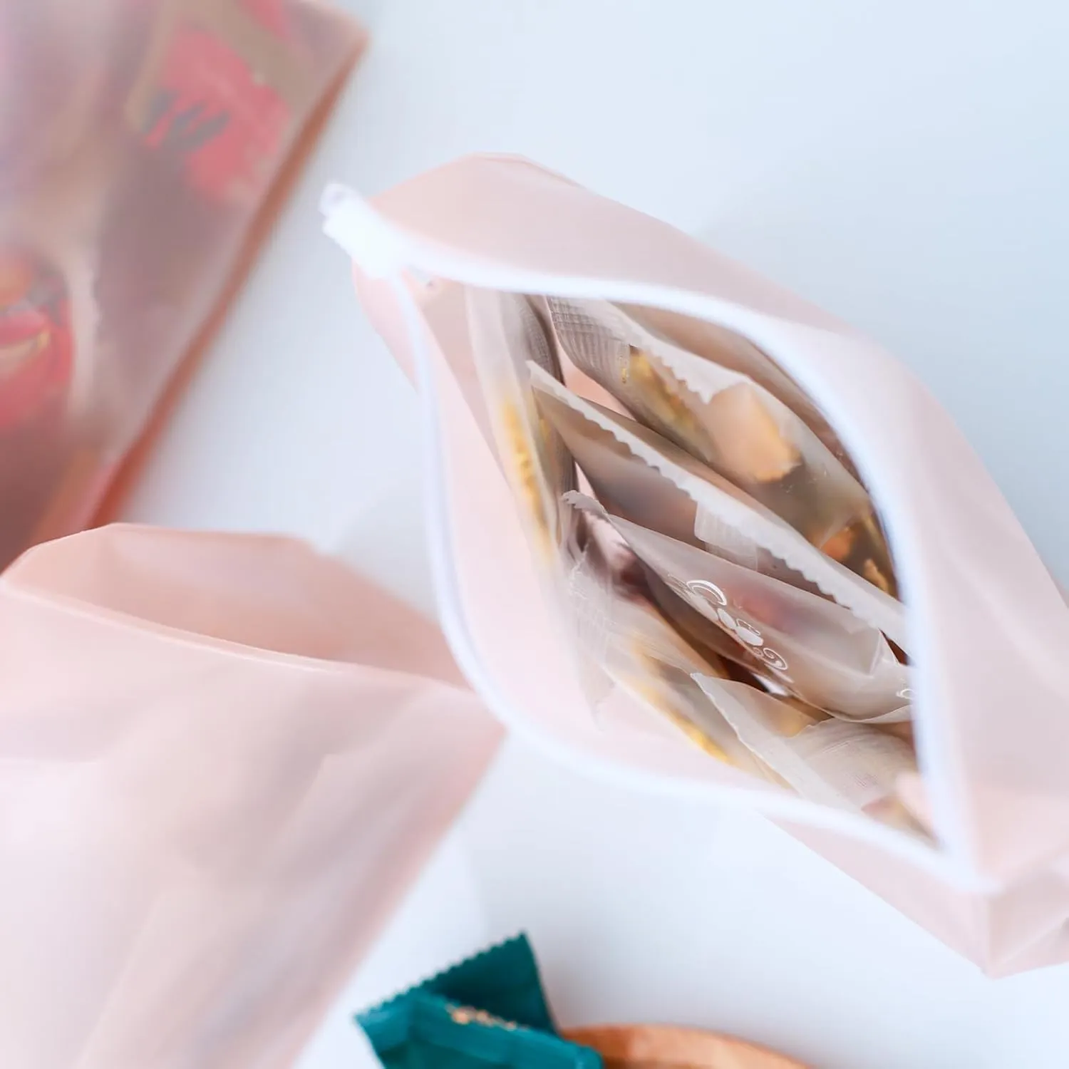 80 Pack Small Pink Clear Makeup Bag Bulk Organizer Cosmetic Zipper Pouch Small Travel Pouches for Toiletries Transparent EVA Reusable Wash Bags Waterproof Plastic Clear Gift Bags, Pink Frosted, 7.9”