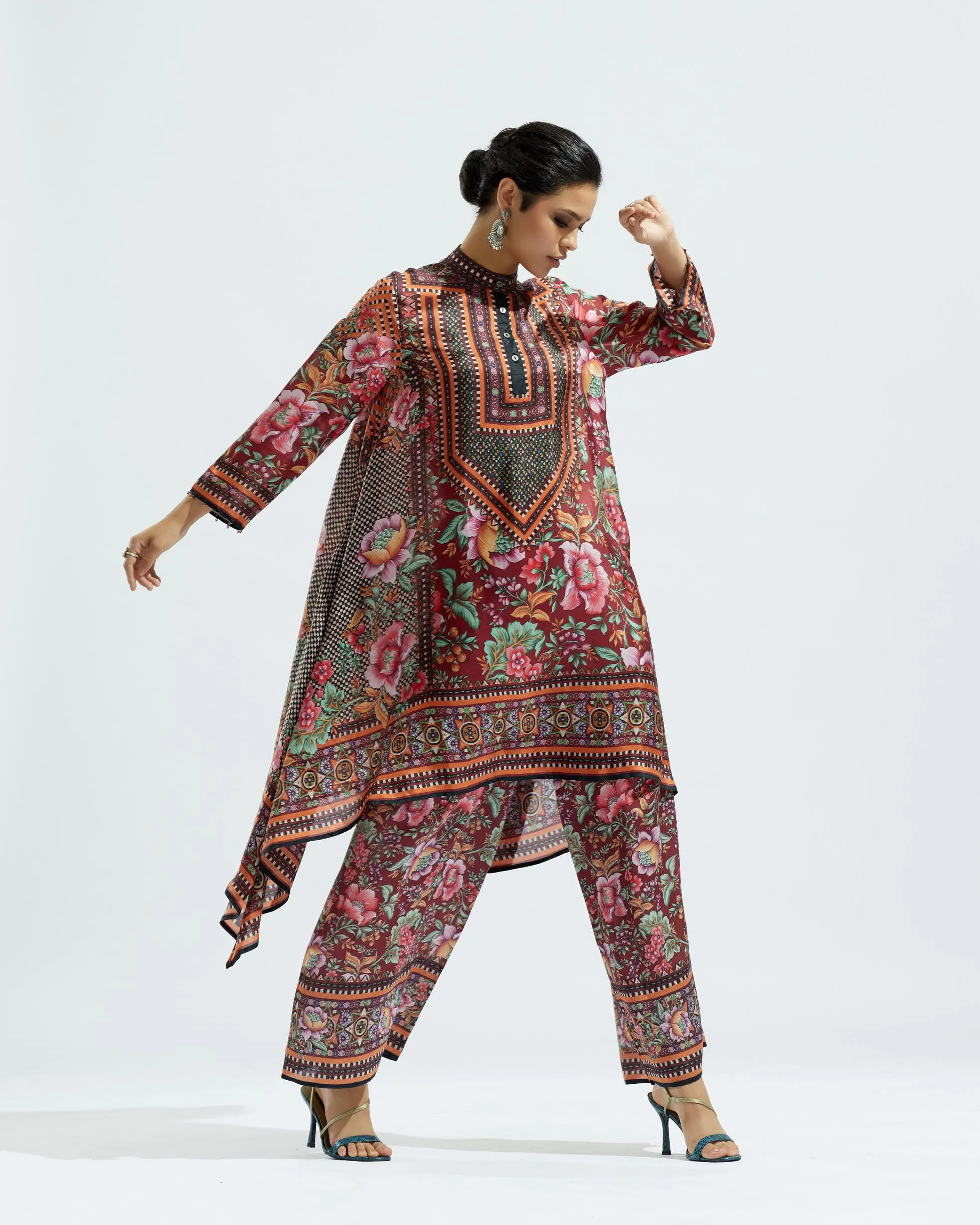 Chintz : Navya - Maroon