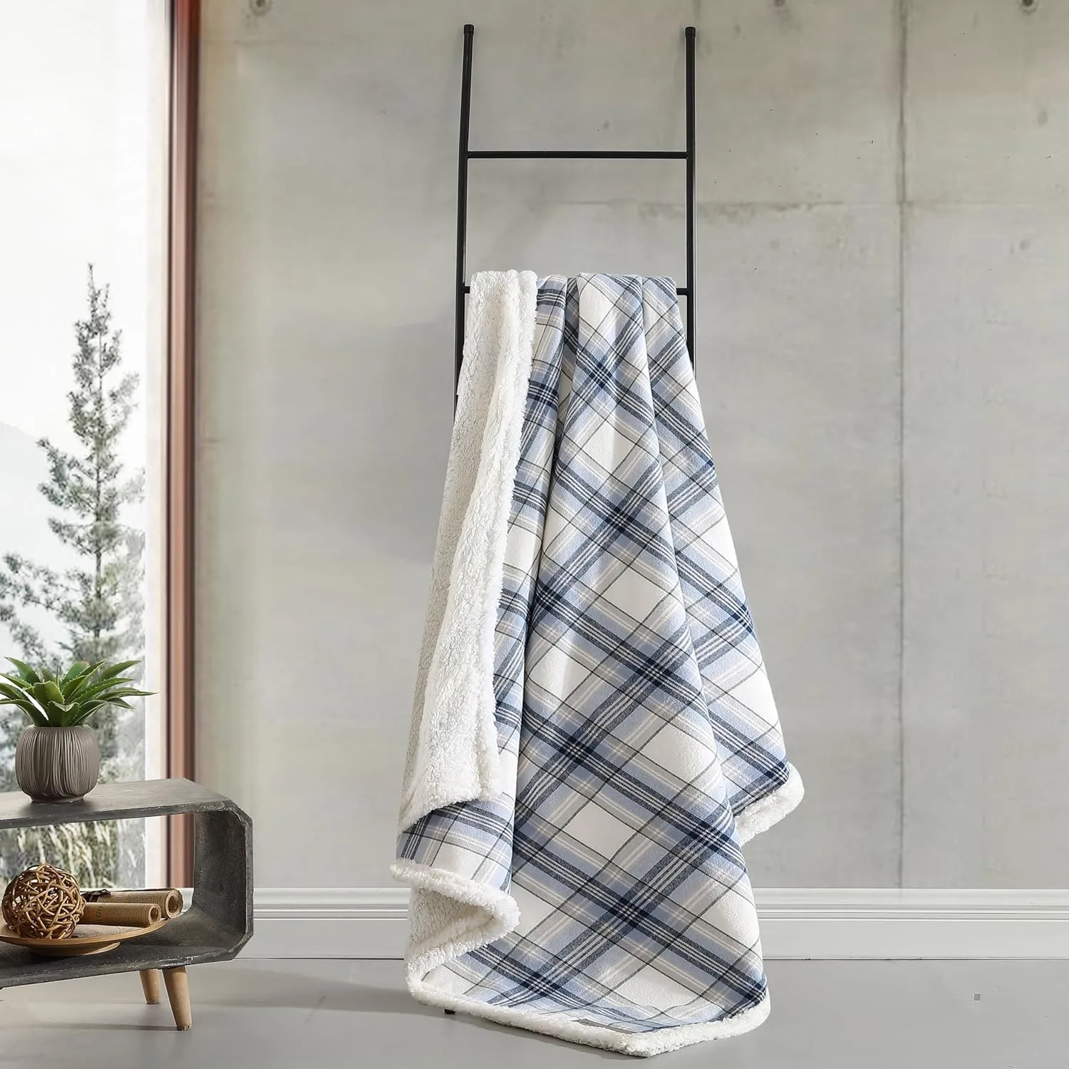 Eddie Bauer - Blanket, Super Soft Reversible Sherpa & Brushed Fleece Bedding, Throw Blankets for Couch, Ideal for Lounging (Edgewood Plaid Blue)