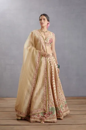 Kasturi oorjita lehenga set