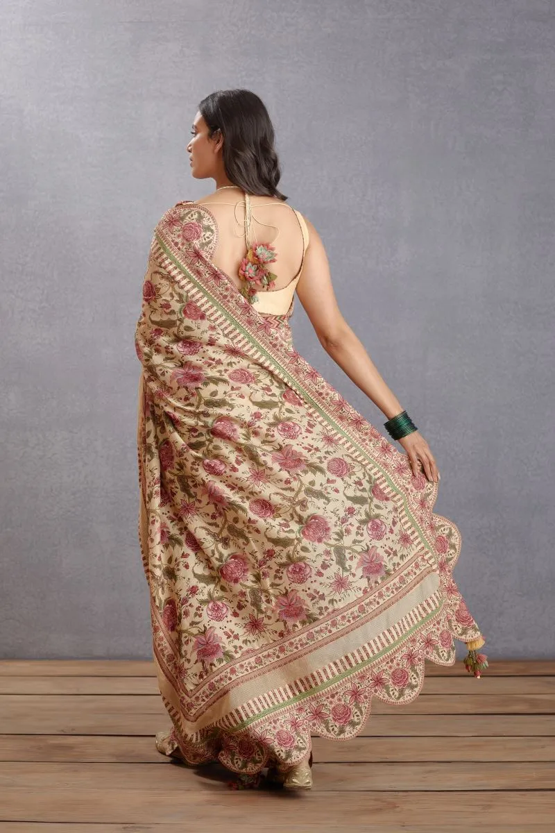 Kasturi vanida sari