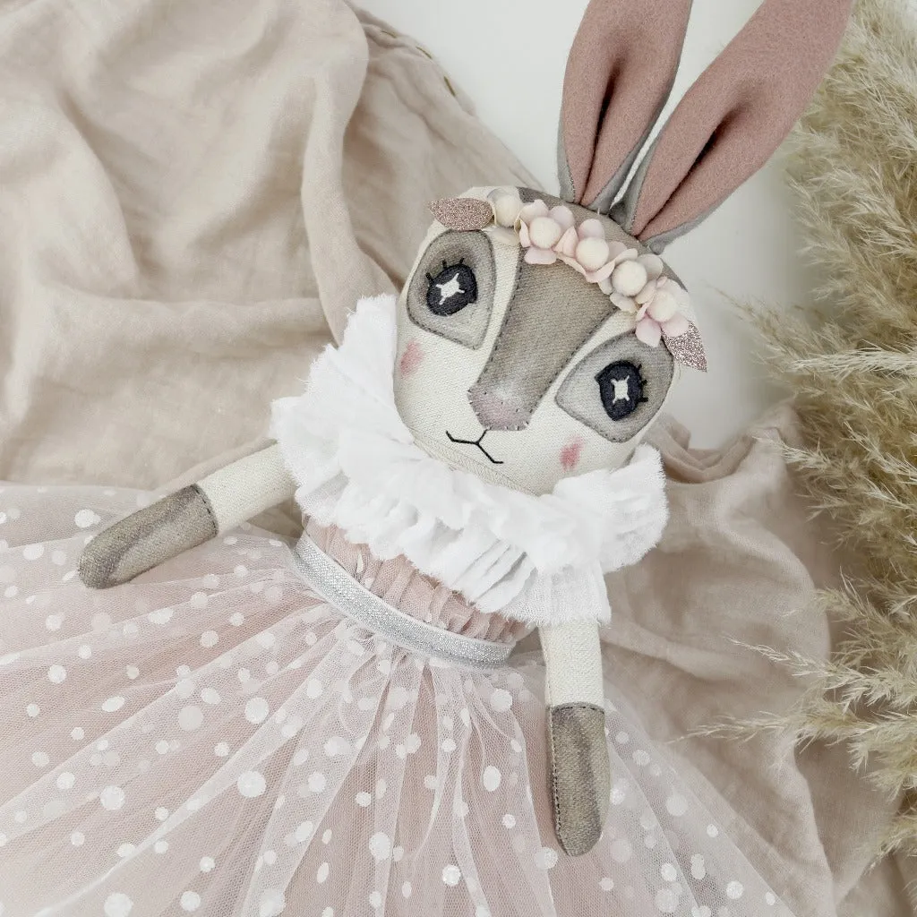 Keepsake Snow in Summer Hebe Hare