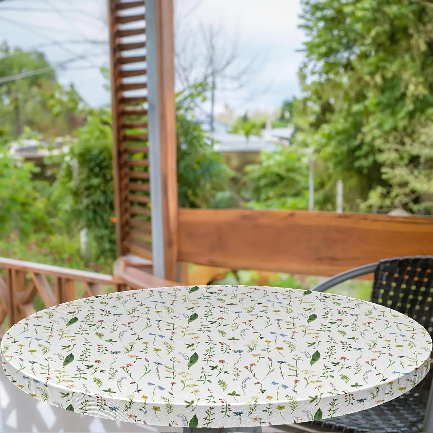 Lunarable Leaf Fitted Round Tablecloth, Flourishing Spring Meadow with Various Wildflowers Nature Themed Watercolor Art, All Around Elastic Fabric Table Cover, 36"- 40" Diameter, Blue Grey Multicolor