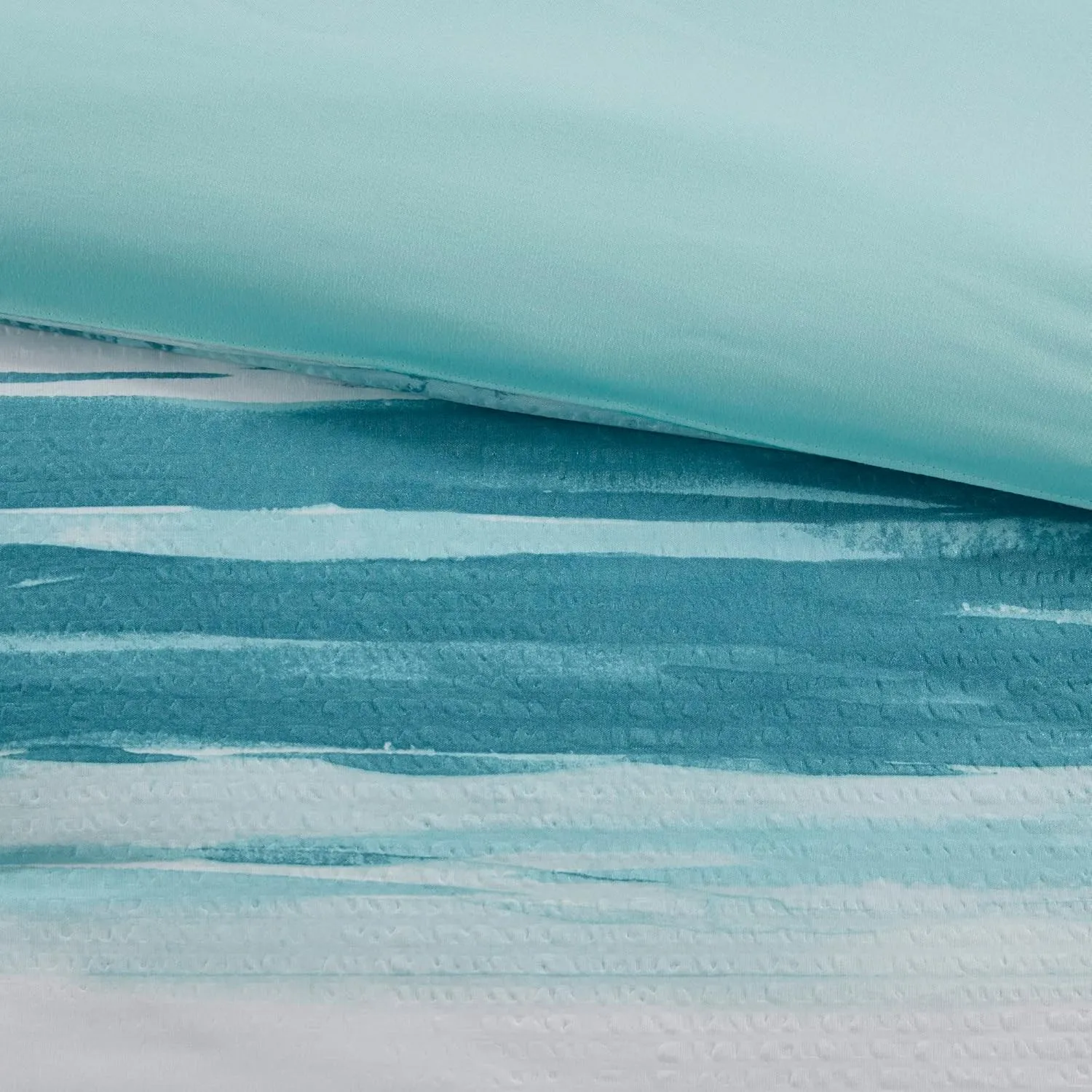 Madison Park Marina Comforter Quilt Combo Set - Modern Luxury Design, All Season Down Alternative Bedding, Matching Shams, Decorative Pillows, Full/Queen(90"x90"), Aqua 8 Piece
