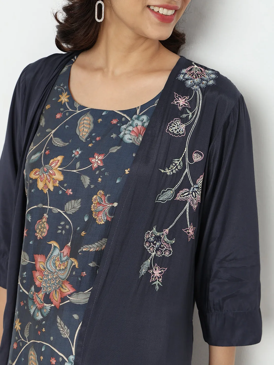 Nylangan Straight Fit Embroidered Kurta