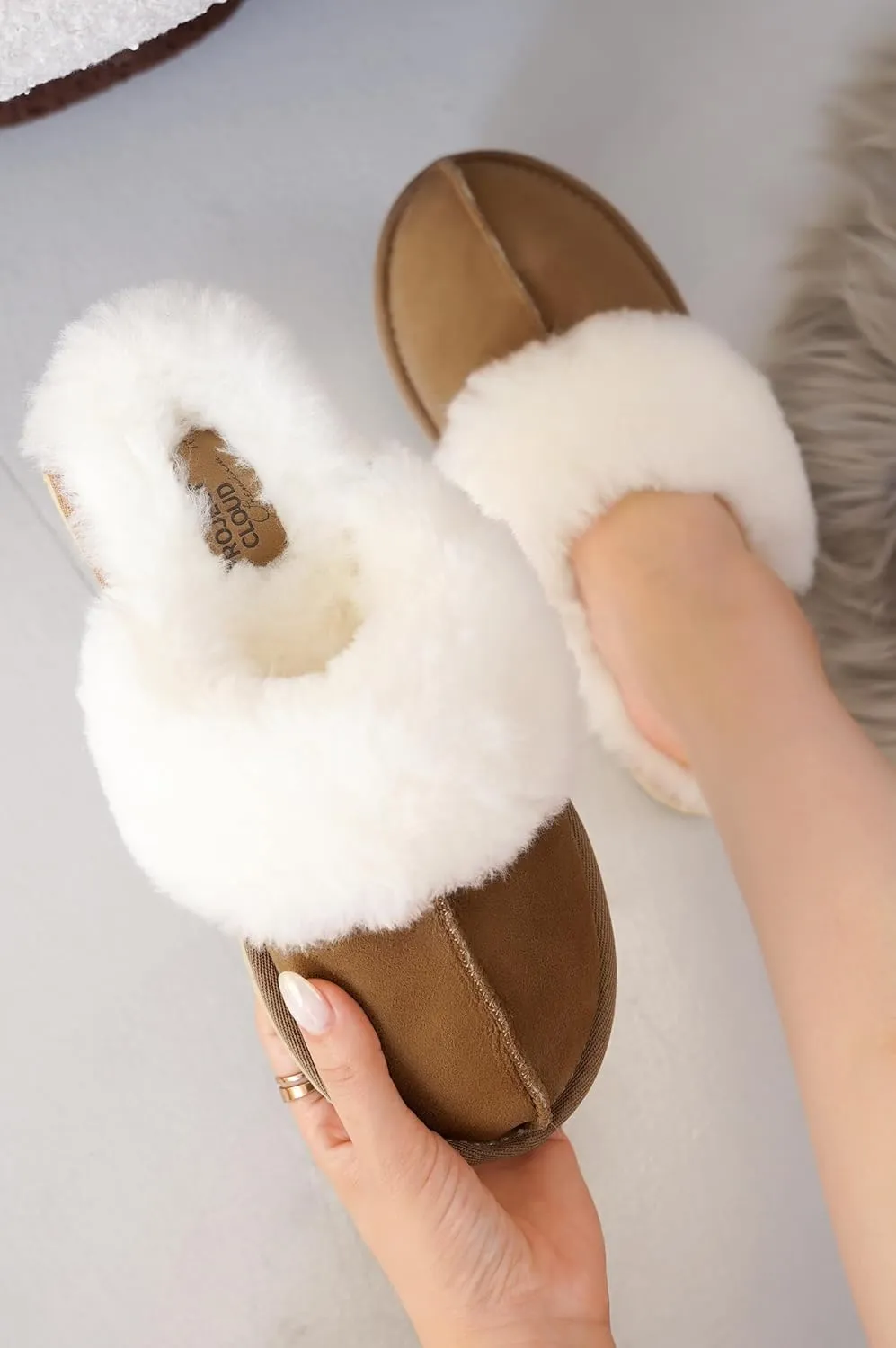 Project Cloud 100% Australian Sheepskin Scuff Slippers for Women - Genuine Shearling Memory Foam Slides for Women - Non-Slip Womens Slippers (Lynsey) (Lynsey)