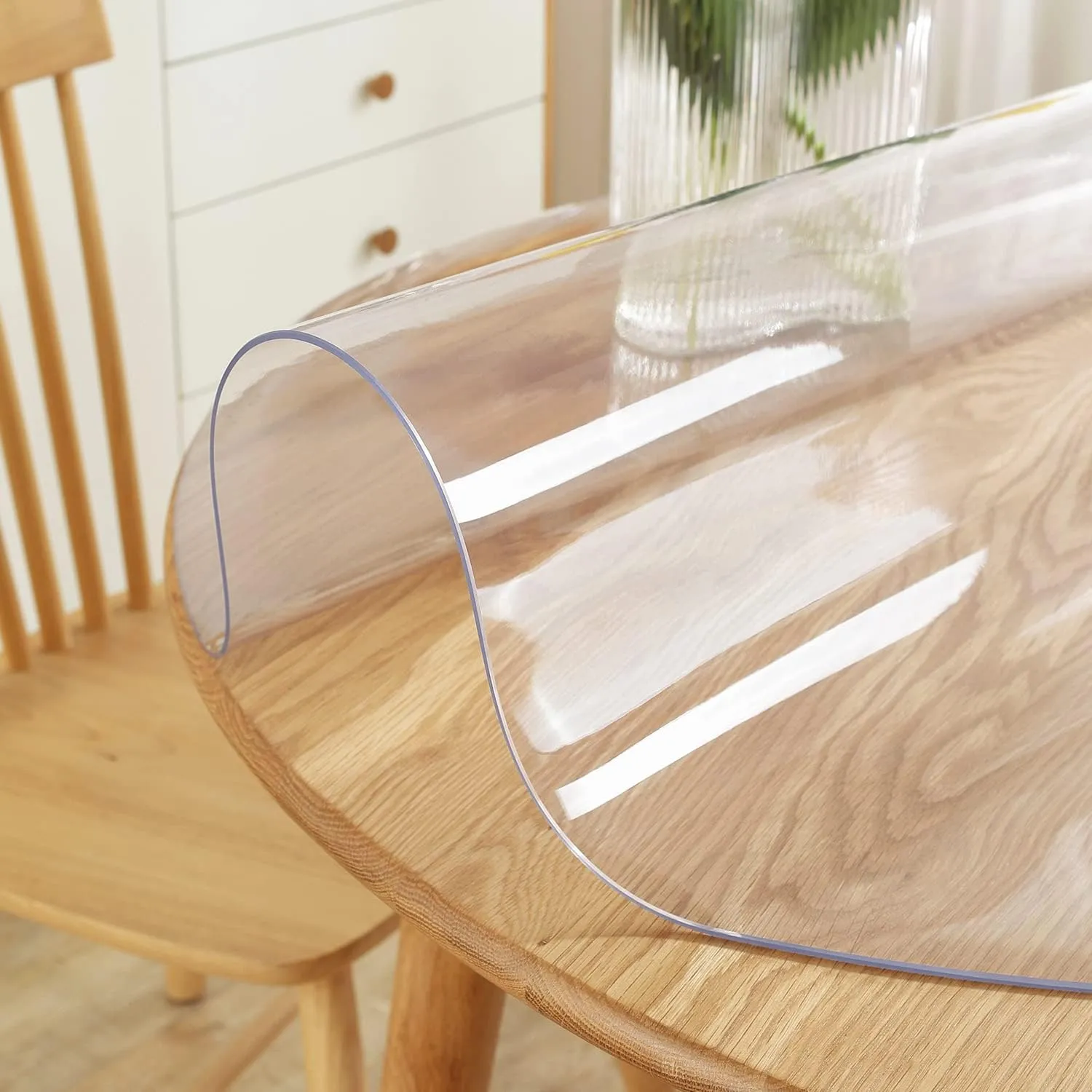 Royhom Clear Round Table Cover Protector 2mm Thick, Dia. 40 Inch Round Clear Table Protector, Waterproof Plastic Tablecloth, Easy to Clean PVC Desk Mat