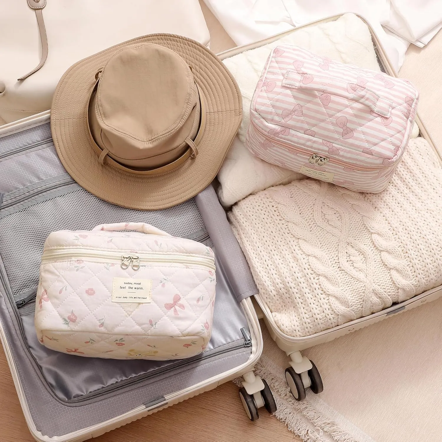 uekeboag 3Pcs Quilted Cotton Makeup Bag,Coquette Quilted Toiletry Bag for Women and Girls,Floral Coquette Pouch,Cute Kawaii Travel Cosmetic Bags(3Pcs Bear Bow)