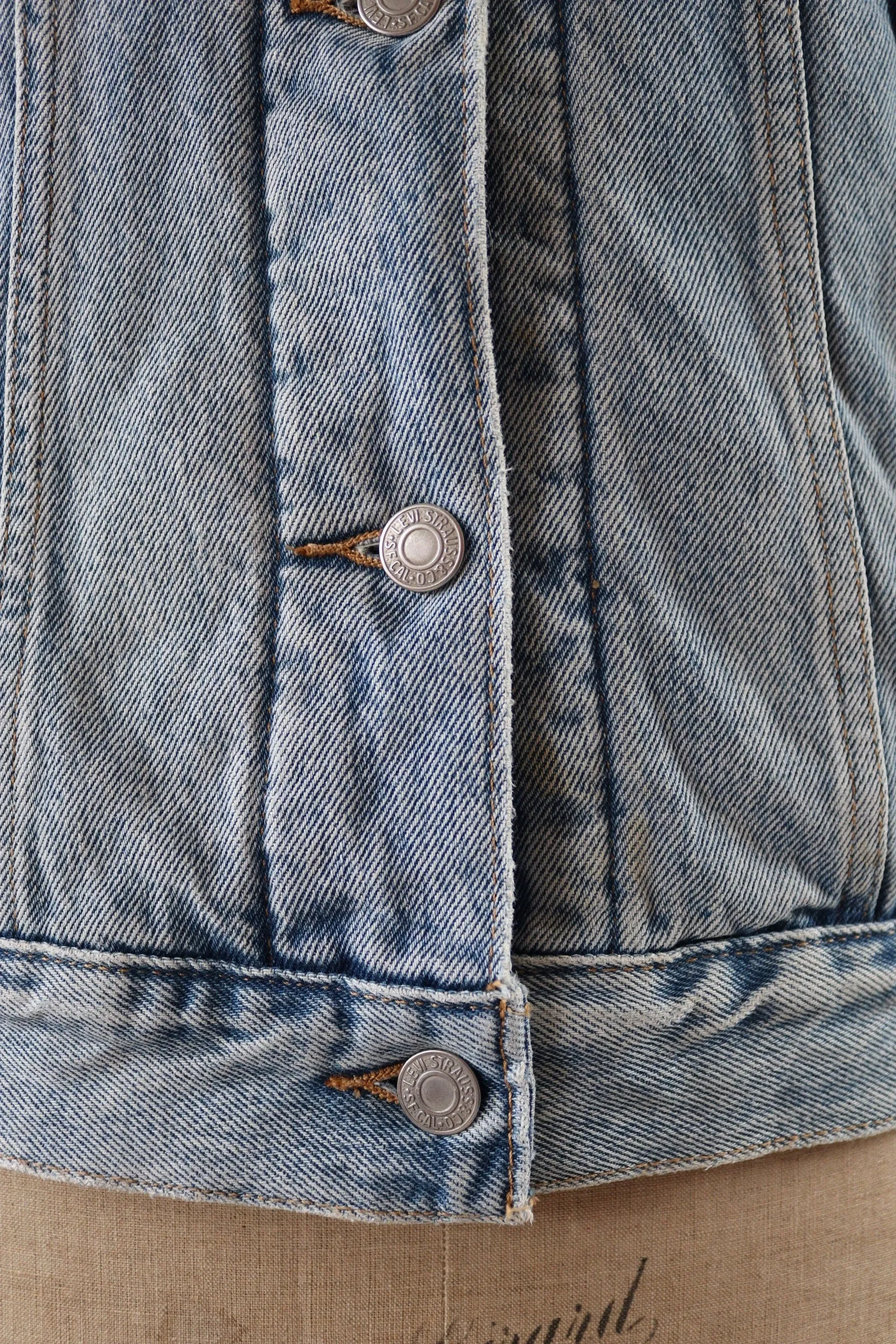 Vintage Levis sherpa lined denim jacket - Levi Strauss shearling - workwear - red tab small e - 38" chest