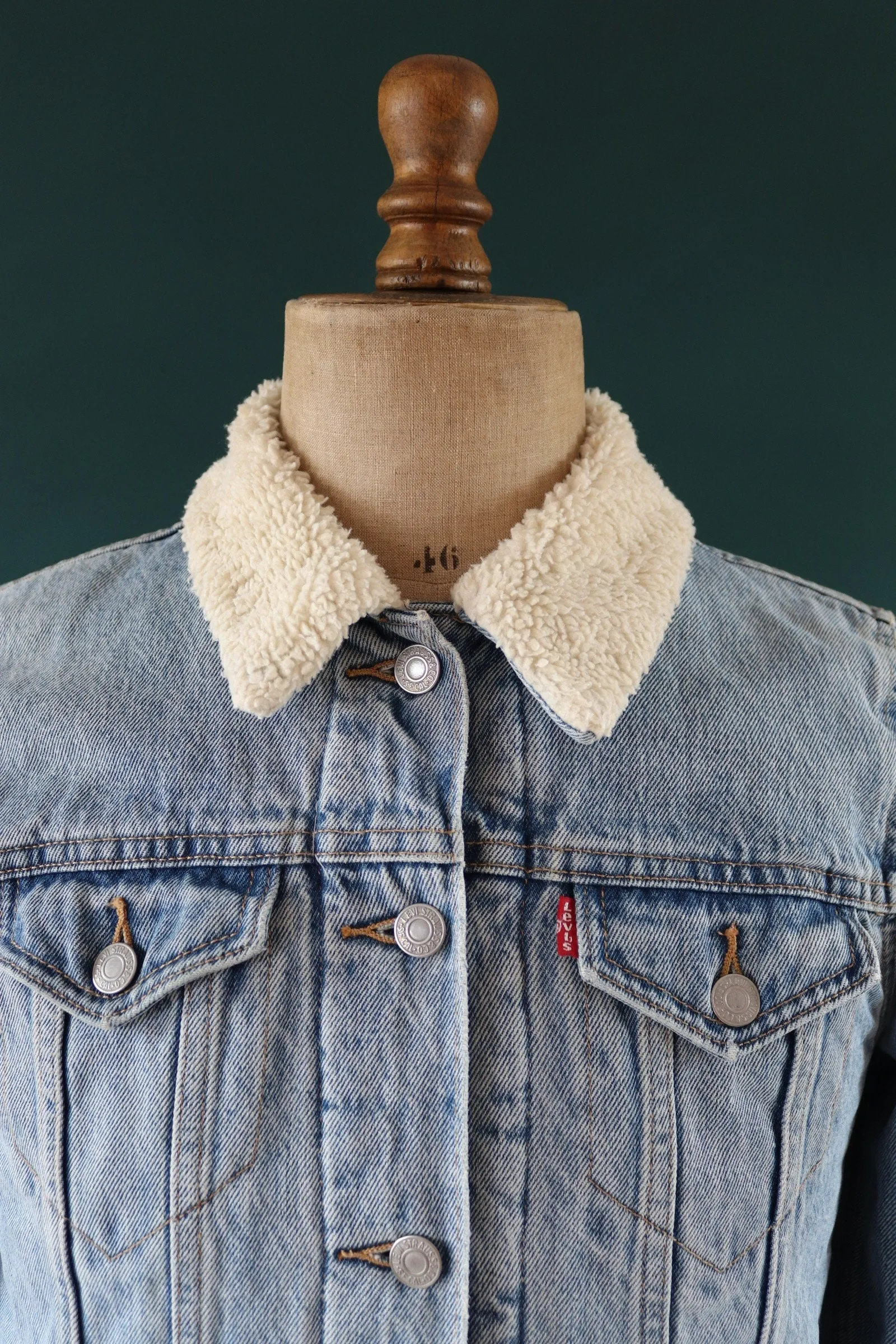 Vintage Levis sherpa lined denim jacket - Levi Strauss shearling - workwear - red tab small e - 38" chest