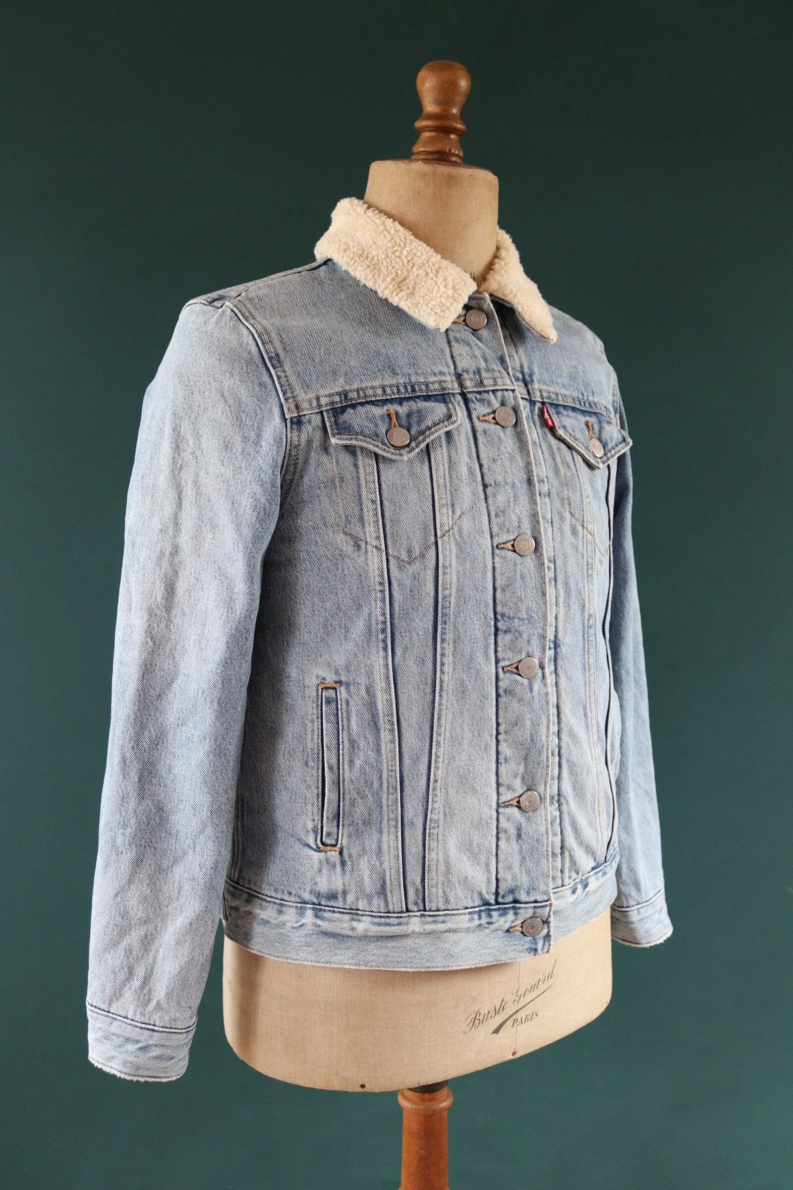 Vintage Levis sherpa lined denim jacket - Levi Strauss shearling - workwear - red tab small e - 38" chest